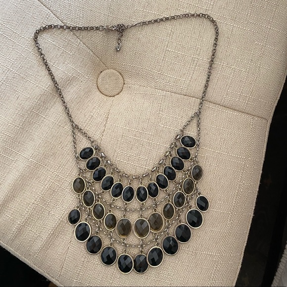 Gorgeous black and gray neutral necklace - Picture 2 of 4